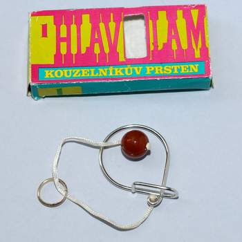 Wizard's ring, in original box - US$ 12.00