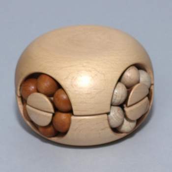 MUSSEL puzzle, new in original box. - US$ 30.00