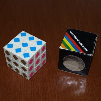 Rubiks Cube with square in original box - US$ 15.00